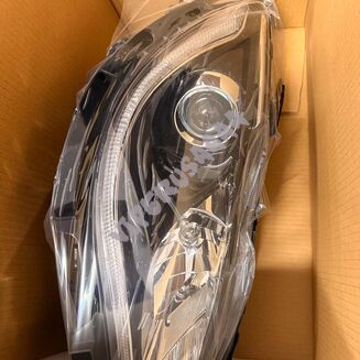 Lampa przednia prawa Jasna 68228946AI - 2