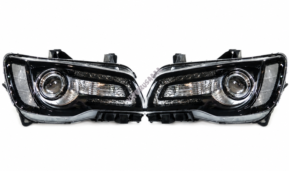 Lampa przednia lewa + prawa Xenon 68402943AB 68214384AF