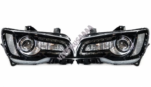 Lampa przednia lewa + prawa Xenon 68402943AB 68214384AF