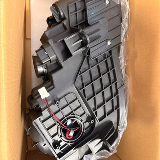 Lampa przednia lewa + prawa Xenon 68085419AG 68085418AG - 3