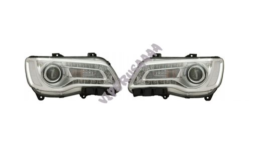 Lampa przednia lewa + prawa halogenowa 68402947AA 68402946AA