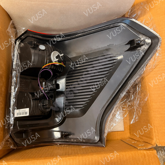 Lampa tył lewa + mocowanie NL1Z13405D - 3