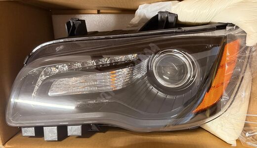 Lampa przednia lewa halogenowa Ciemna 68085417AF
