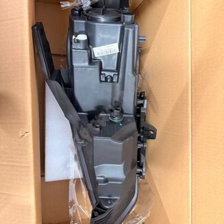 Lampa przednia Prawa Xenon Ciemny 68292808AB - 2