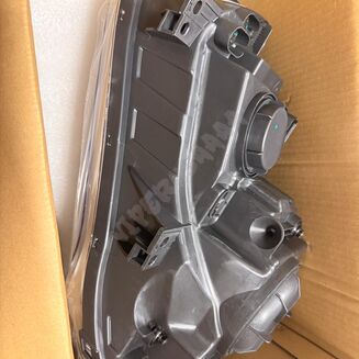 Lampa przednia prawa halogenowa Chrom 68143002AC - 4
