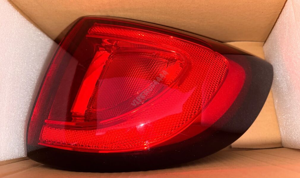 Lampa tył/tylna prawa zwykła 68229028AD