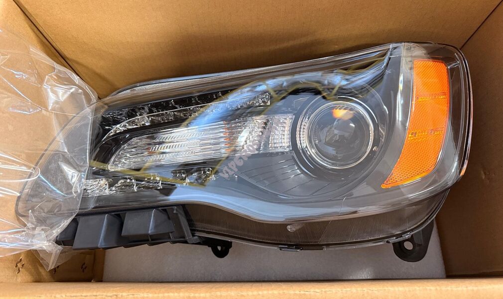 Lampa przednia prawa Xenon 68085418AG